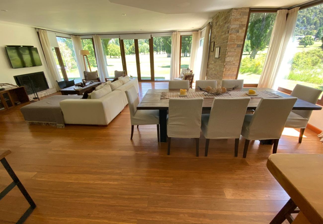 House in San Carlos de Bariloche - 07PAX ARE53 FER