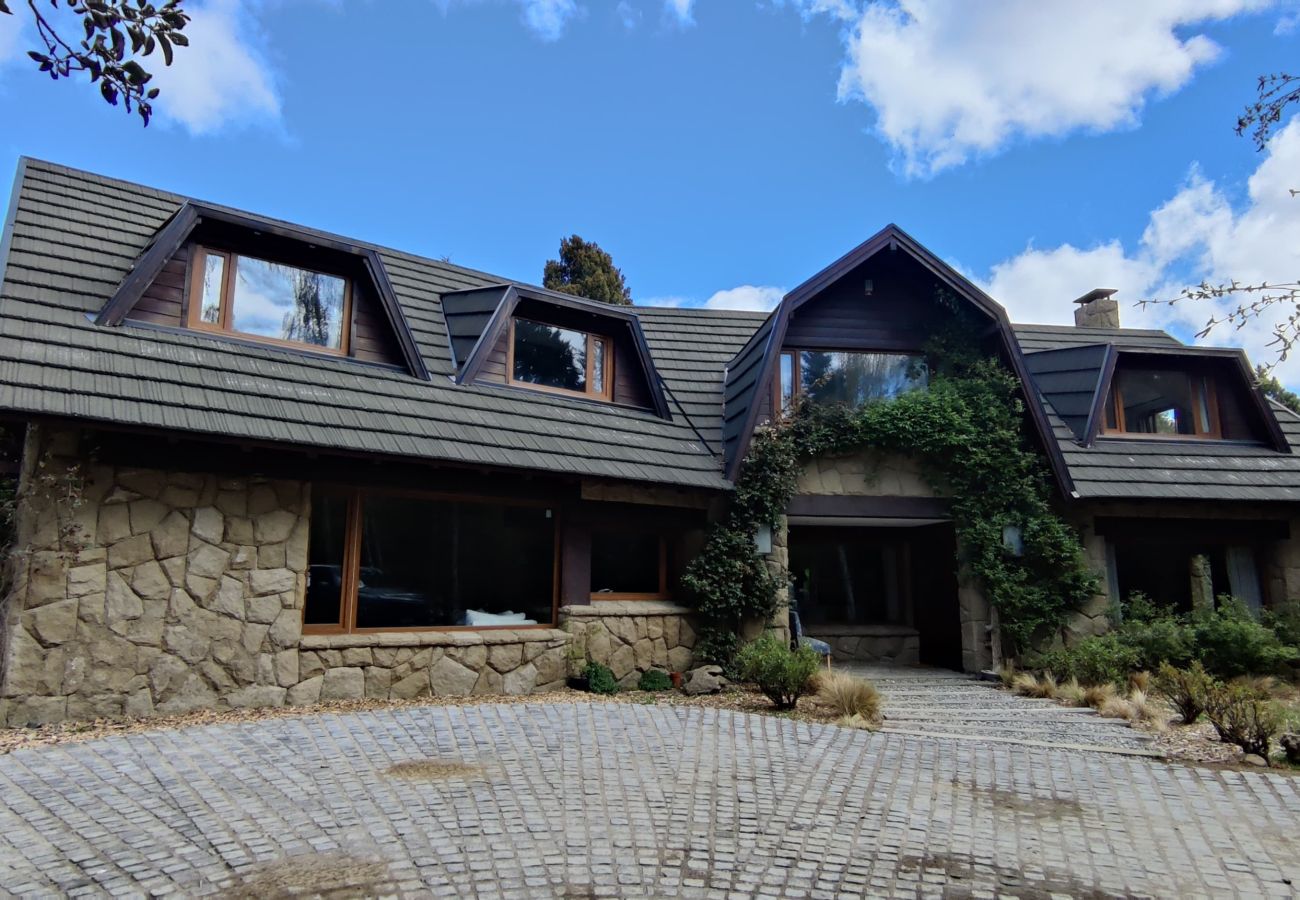 House in San Carlos de Bariloche - 08PAX ARE55 CARO G