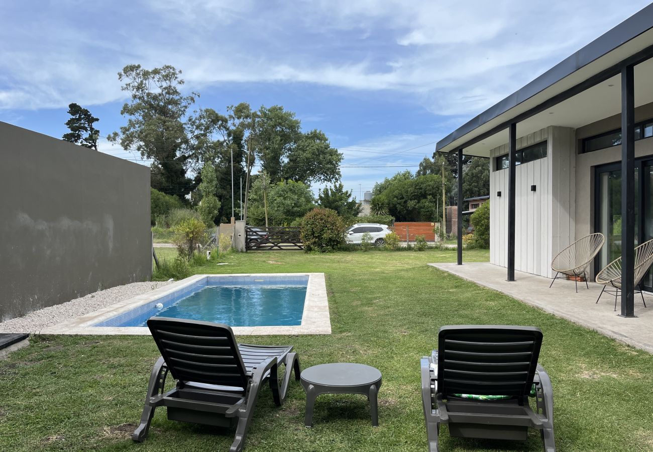 Studio in Mar Del Plata - A pasos del mar | Casa Paola | Hola Sur