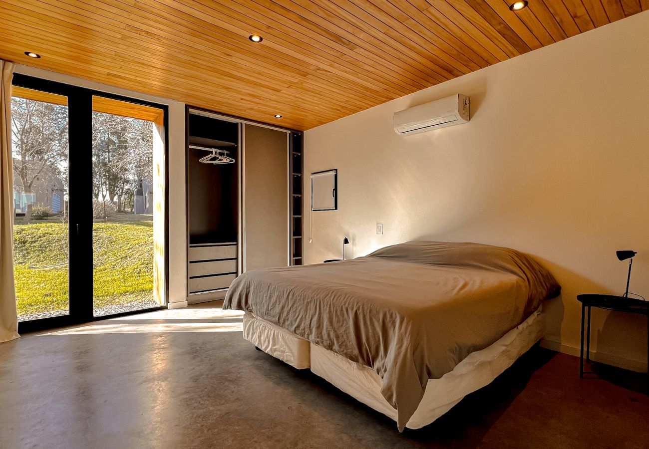 House in Chapadmalal - Wood House in Chapa | Casa Martin | Hola Sur