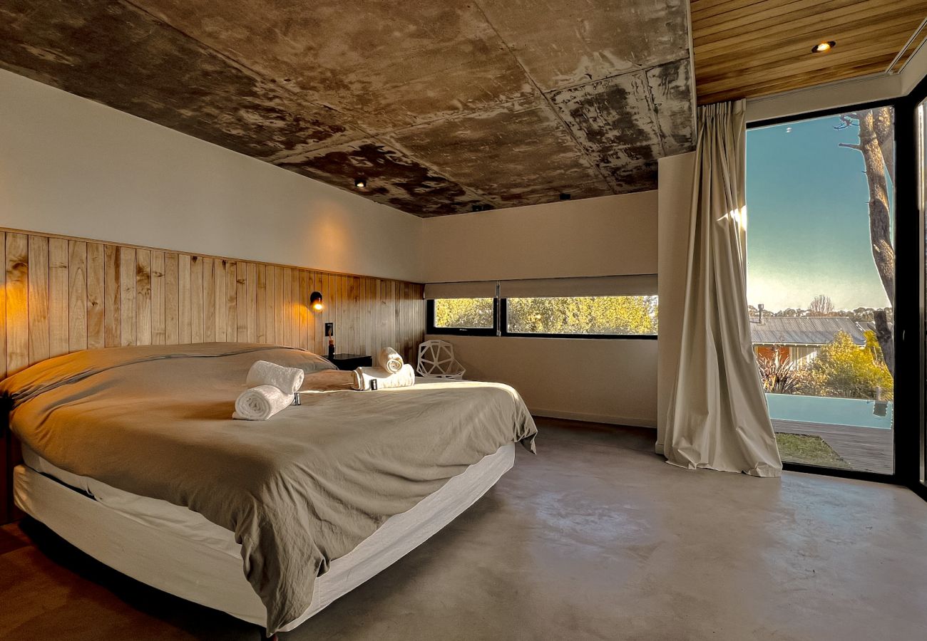 House in Chapadmalal - Wood House in Chapa | Casa Martin | Hola Sur
