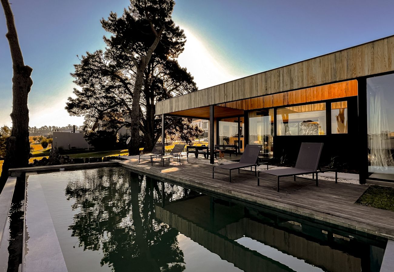 House in Chapadmalal - Wood House in Chapa | Casa Martin | Hola Sur