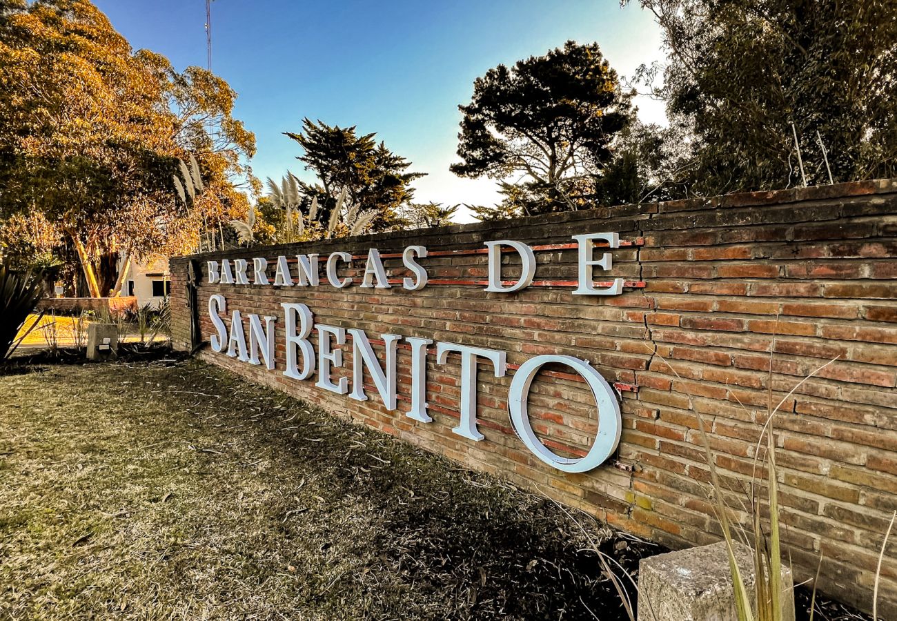 House in Chapadmalal - Wood House in Chapa | Casa Martin | Hola Sur
