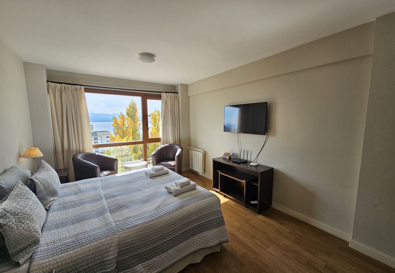 Studio in San Carlos de Bariloche - Terrazas del lago I F con vista al lago Nahuel Hua