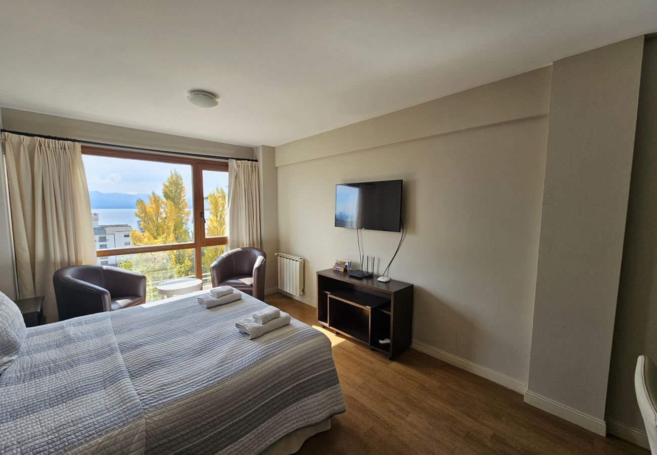 Studio in San Carlos de Bariloche - Terrazas del lago I F con vista al lago Nahuel Hua