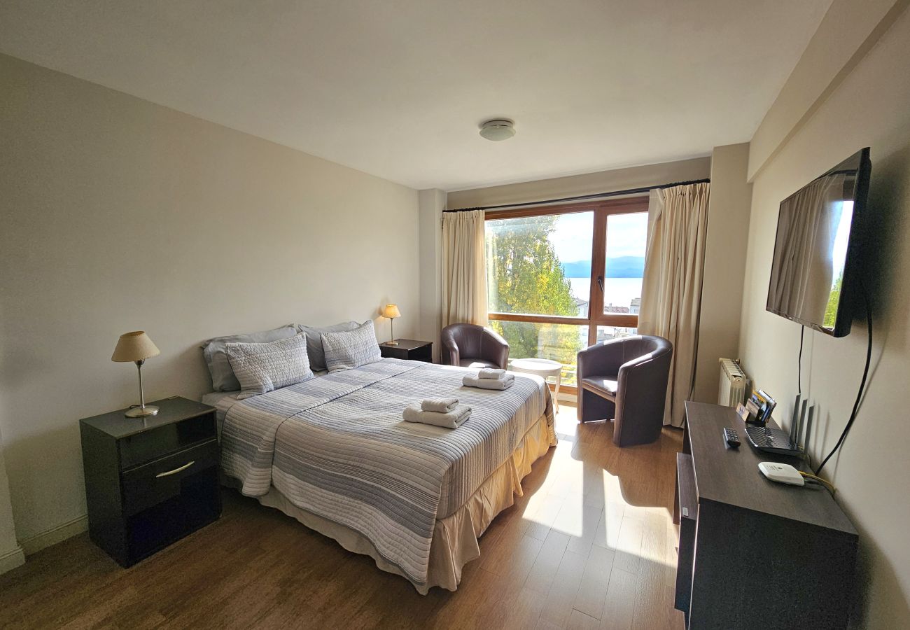 Studio in San Carlos de Bariloche - Terrazas del lago I F con vista al lago Nahuel Hua