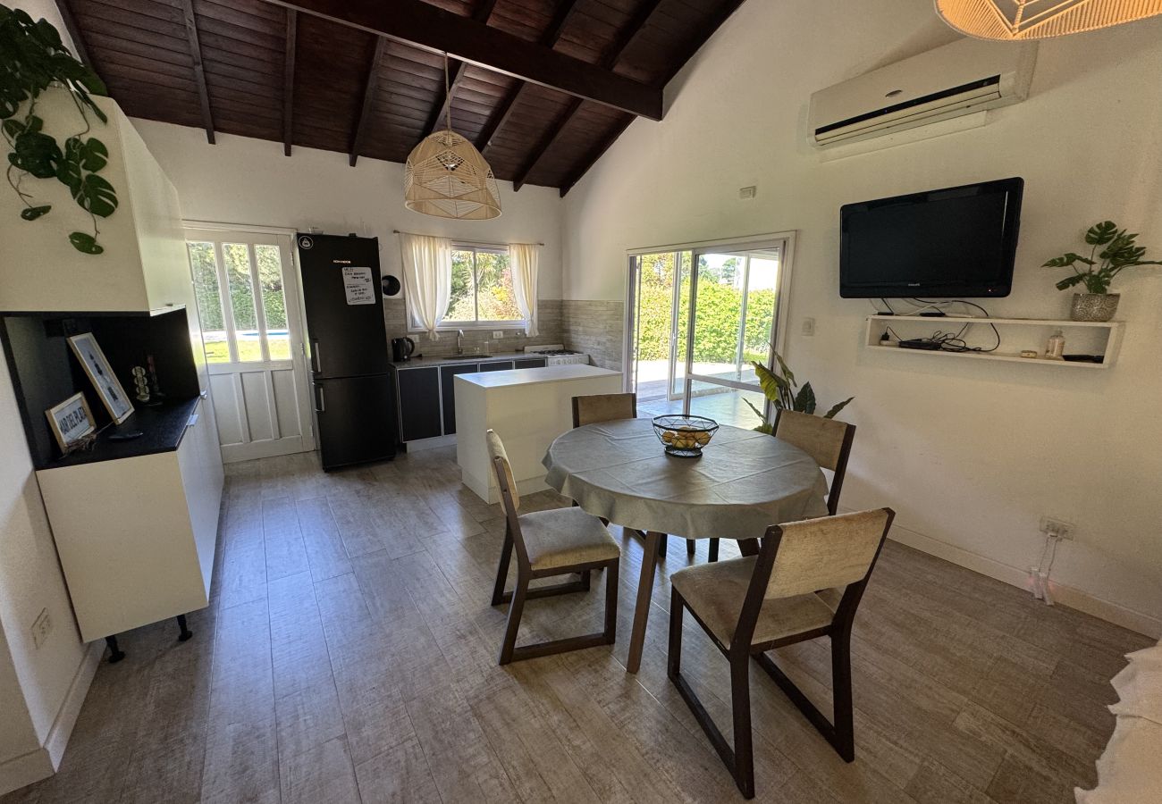 House in Mar Del Plata - El Descanso | Casa Lujan | Hola Sur