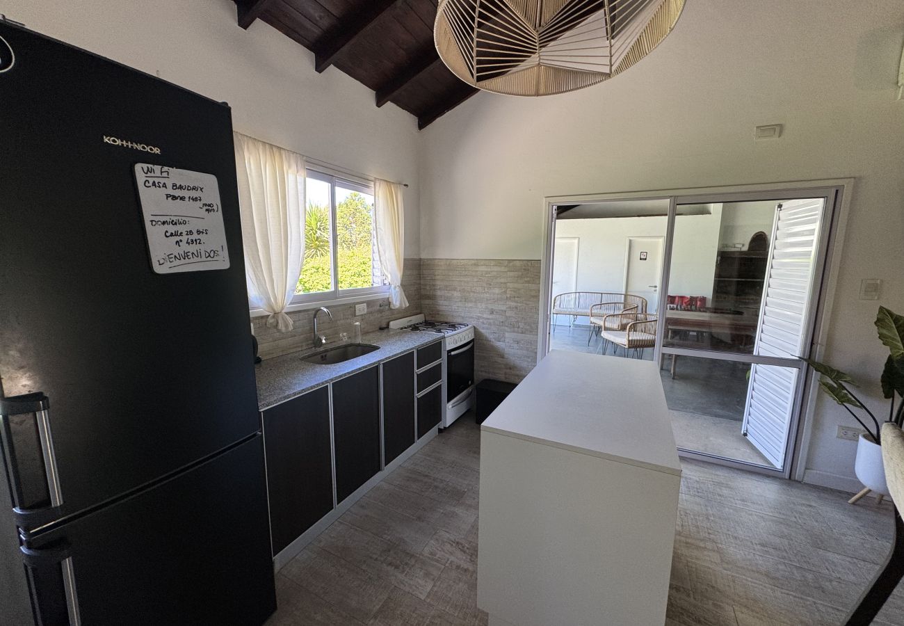 House in Mar Del Plata - El Descanso | Casa Lujan | Hola Sur