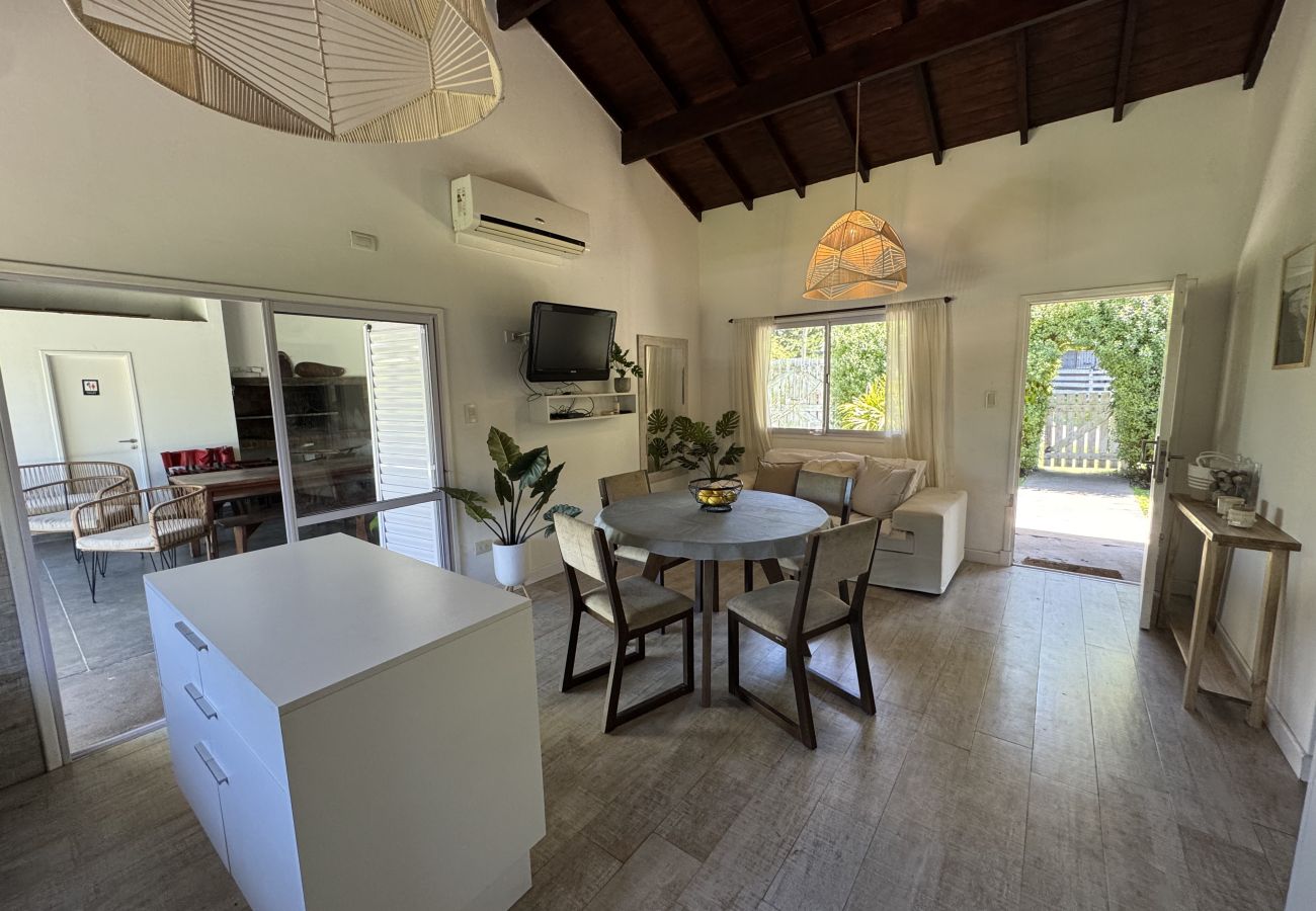 House in Mar Del Plata - El Descanso | Casa Lujan | Hola Sur