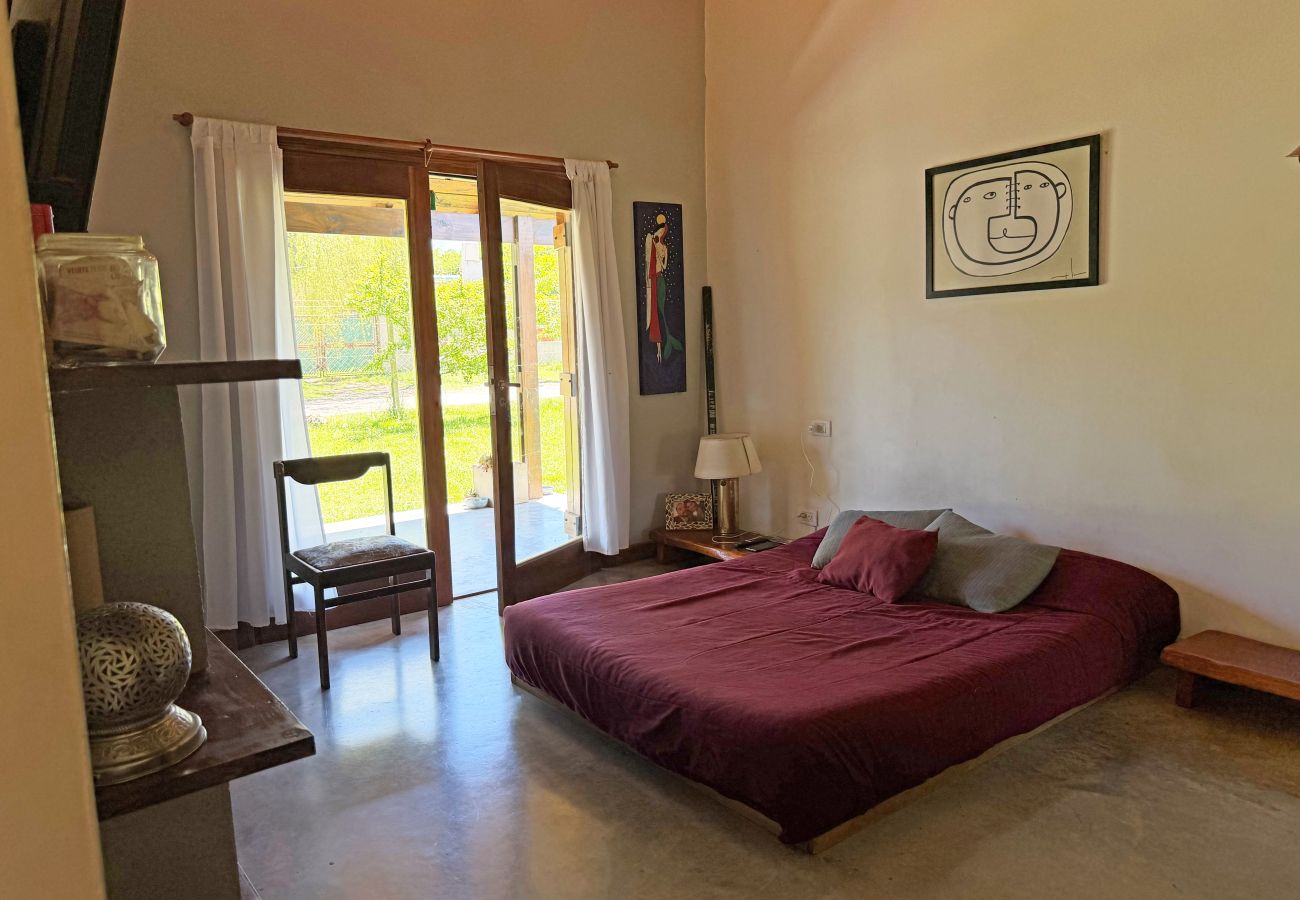 House in Mar Del Plata - Casa estilo Campo en Alfar | Casa Juan | Hola Sur