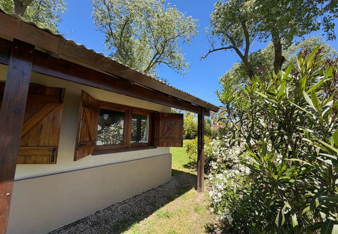 House in Mar Del Plata - Casa estilo Campo en Alfar | Casa Juan | Hola Sur