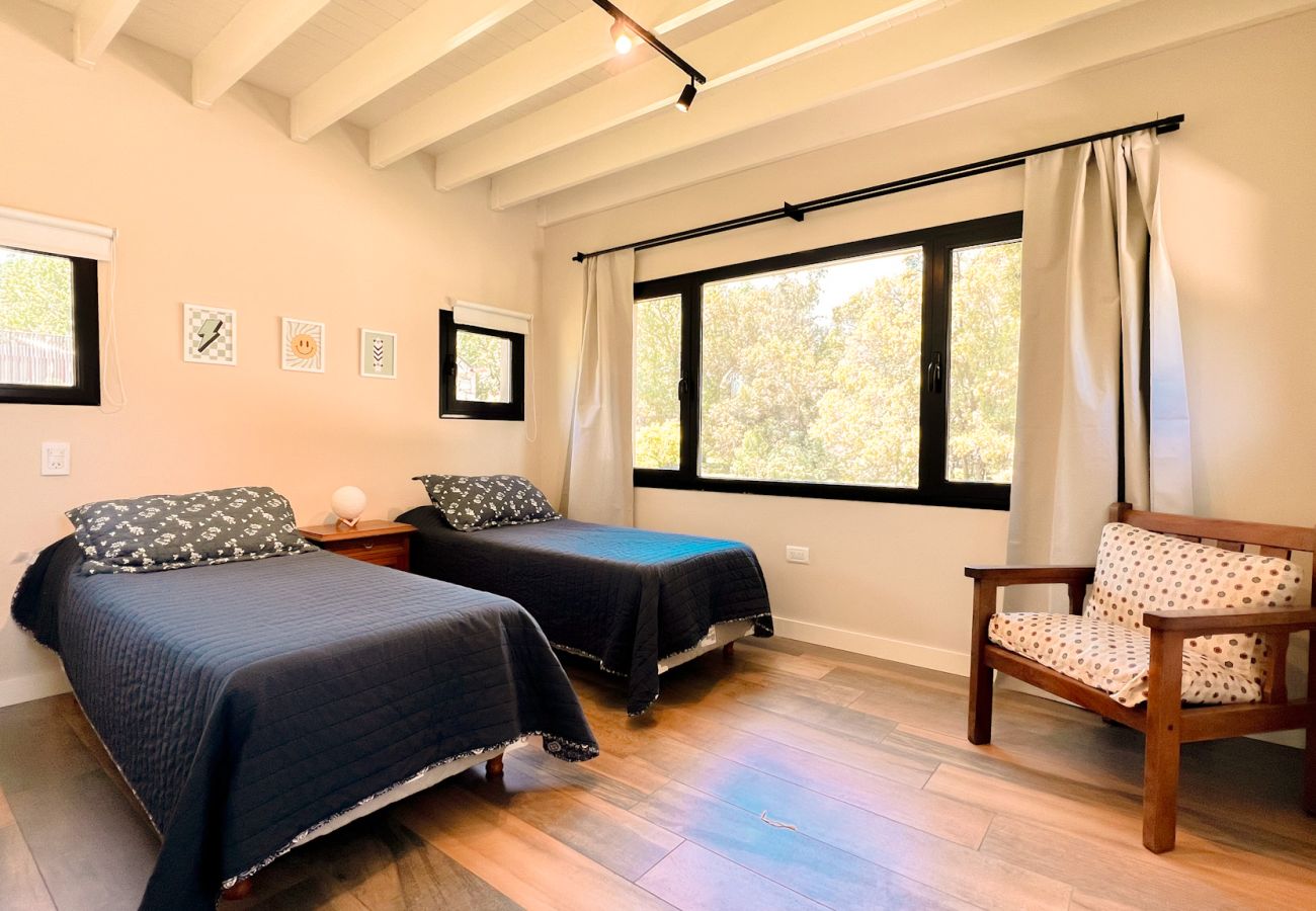 House in Chapadmalal - Atardecer y naturaleza | Casa Santi 267 | Hola Sur