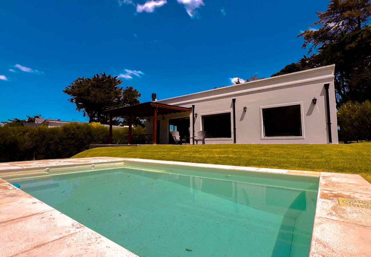 House in Chapadmalal - Naturaleza y confort | Casa Santi 212 | Hola Sur