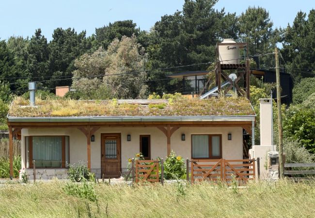  in Chapadmalal - Eco House | Casa Geo | Hola Sur