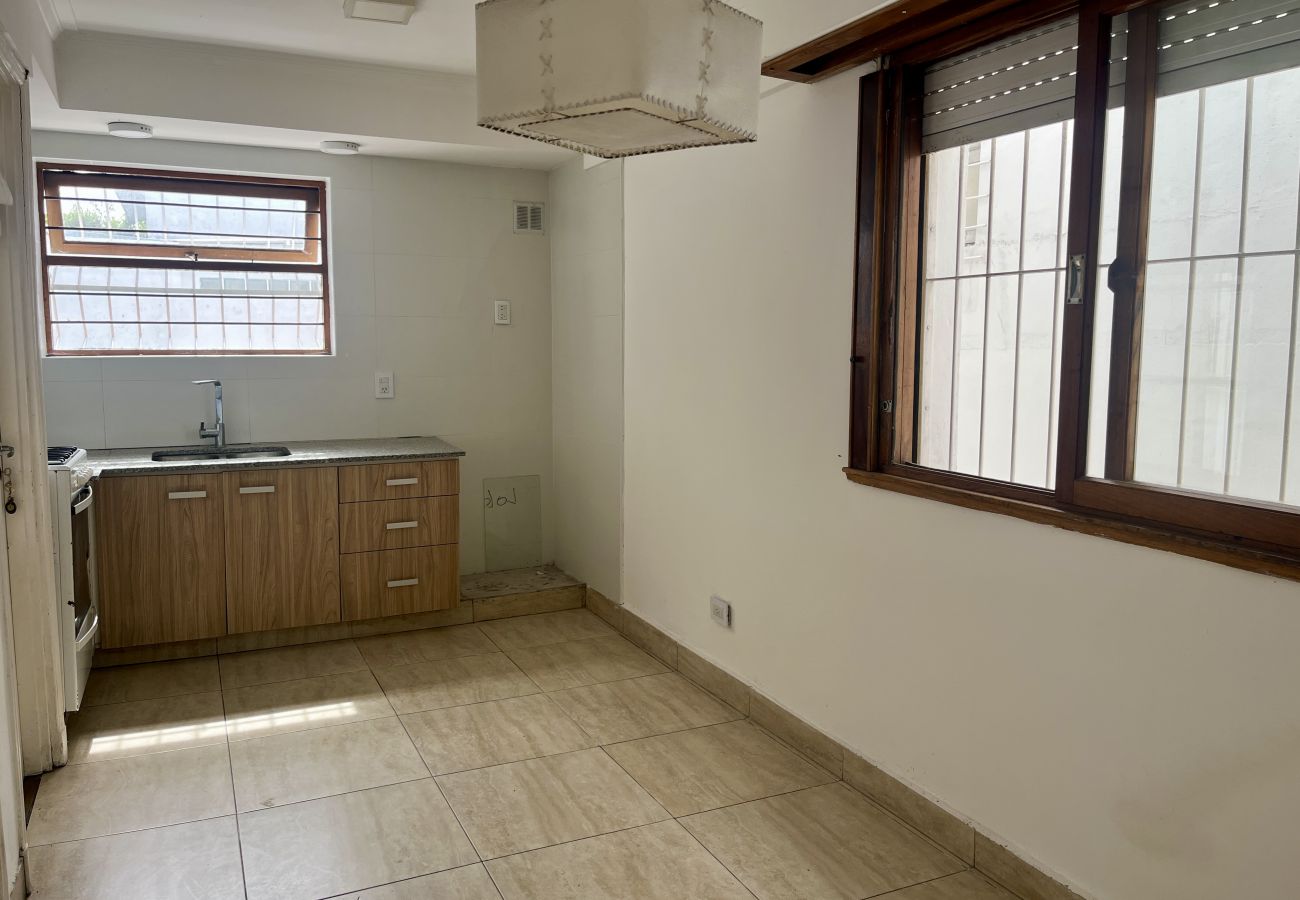 Chalet en Mar Del Plata - Chalet 4 Ambientes + 2 Departamentos en Block, Bar