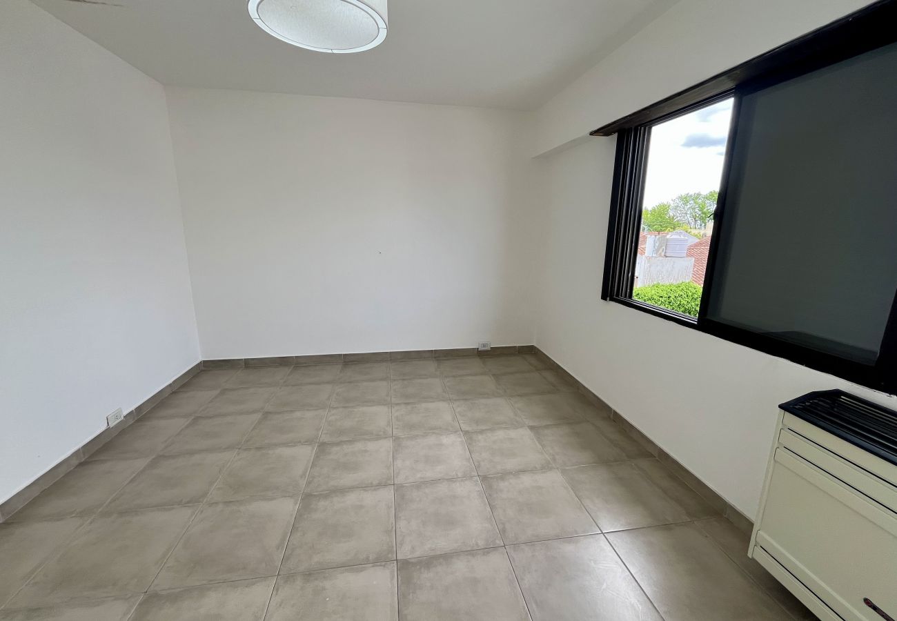 Chalet en Mar Del Plata - Chalet 4 Ambientes + 2 Departamentos en Block, Bar