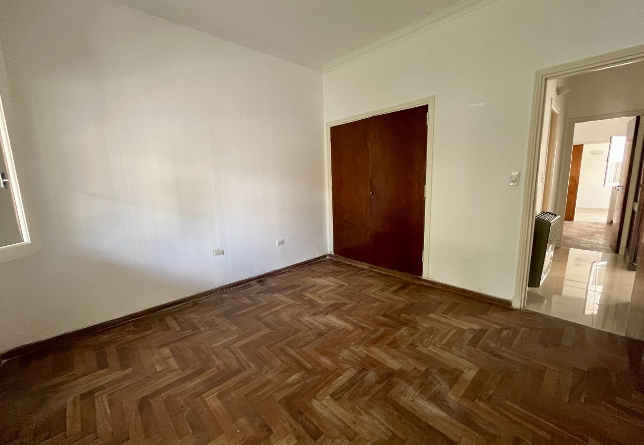 Chalet en Mar Del Plata - Chalet 4 Ambientes + 2 Departamentos en Block, Bar