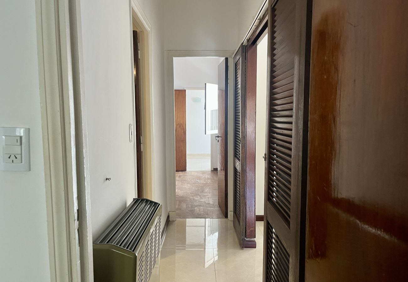 Chalet en Mar Del Plata - Chalet 4 Ambientes + 2 Departamentos en Block, Bar